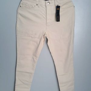 Lee Women's Sculpting Slim Fit Skinny Leg Jean's color Whitecap